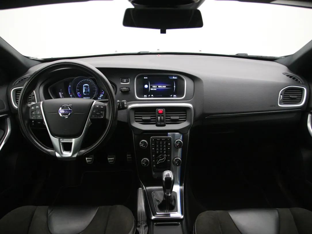 VOLVO V40 R-Design Business