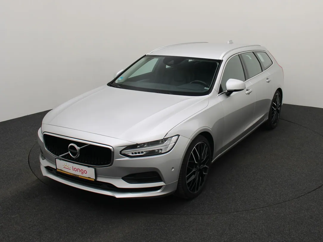 VOLVO V90 Momentum
