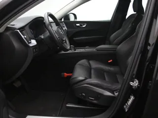 VOLVO XC60 MHEV Momentum Pro