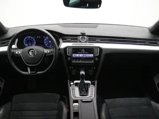 VOLKSWAGEN PASSAT B8 GTE Highline