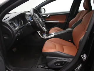 VOLVO V60 R-Design