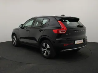 VOLVO XC40 Momentum Pro