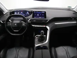 PEUGEOT 5008 Premium