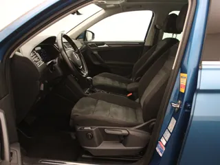 VOLKSWAGEN TIGUAN Connected Series