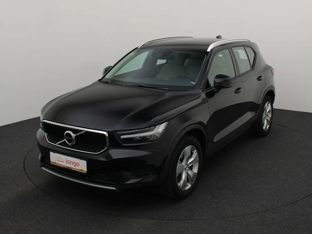 VOLVO XC40 Momentum