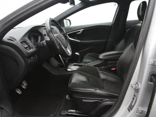 VOLVO V40 R-Design