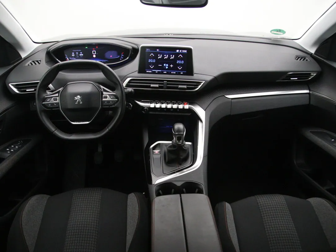 PEUGEOT 5008 Executive