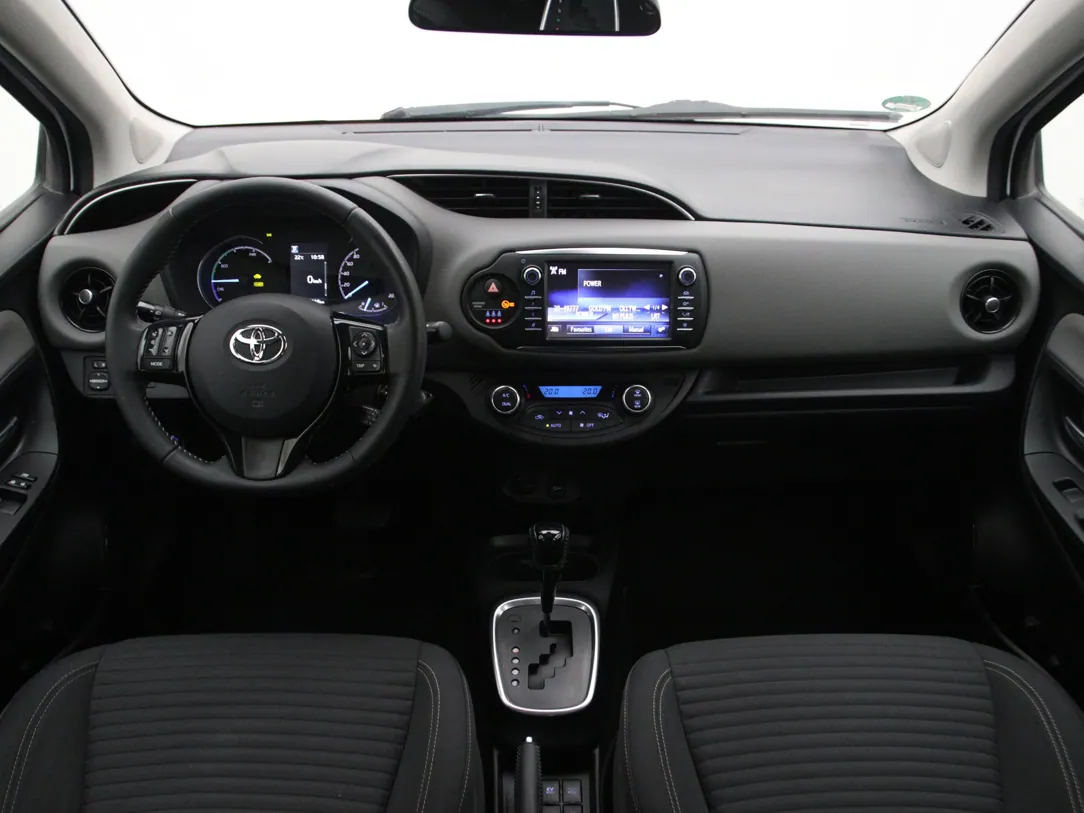 TOYOTA YARIS Active