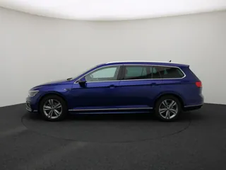 VOLKSWAGEN PASSAT B8 R-Line Business +