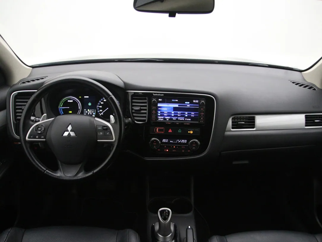 MITSUBISHI OUTLANDER Instyle