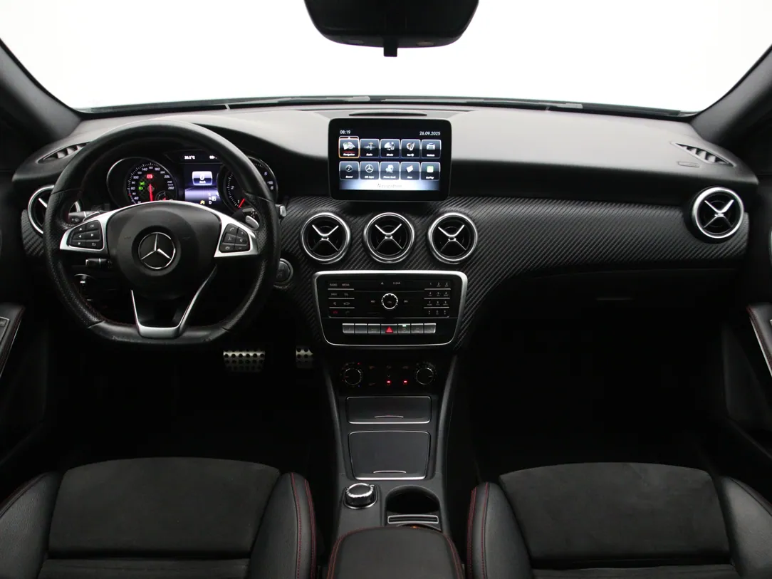 MERCEDES BENZ A200 Business Solution AMG