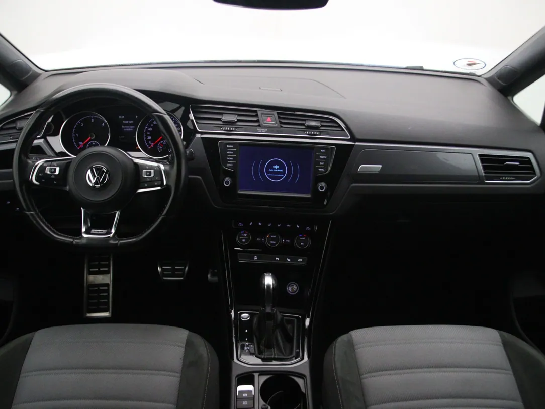 VOLKSWAGEN TOURAN R-Line