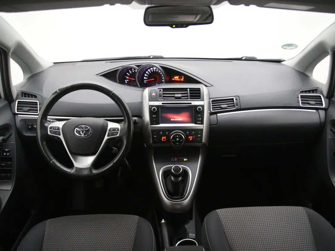 TOYOTA VERSO Business
