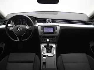 VOLKSWAGEN PASSAT B8 Comfortline