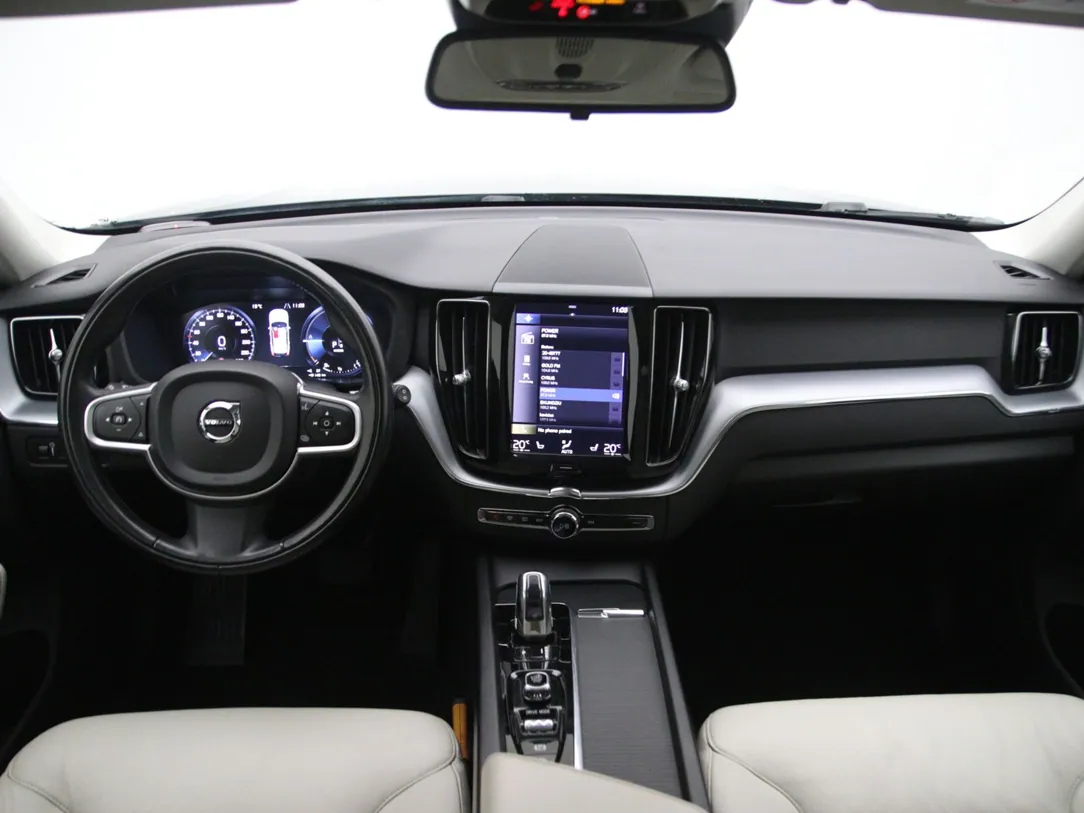 VOLVO XC60 Momentum