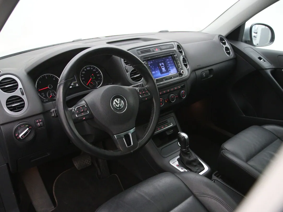 Müüa VOLKSWAGEN TIGUAN 2015 Maastur Diisel 2l 191976km 13399 EUR | Longo.ee
