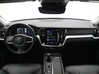 VOLVO V60 MHEV Momentum Advantage