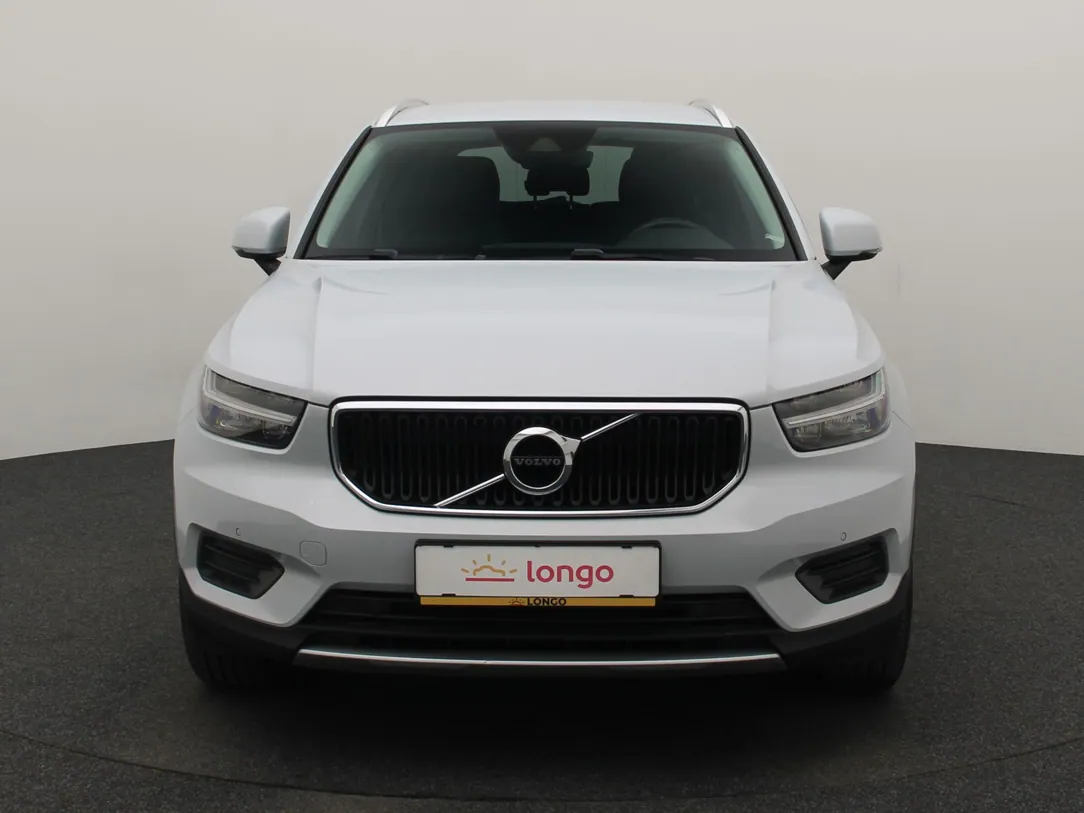 VOLVO XC40 Momentum Pro
