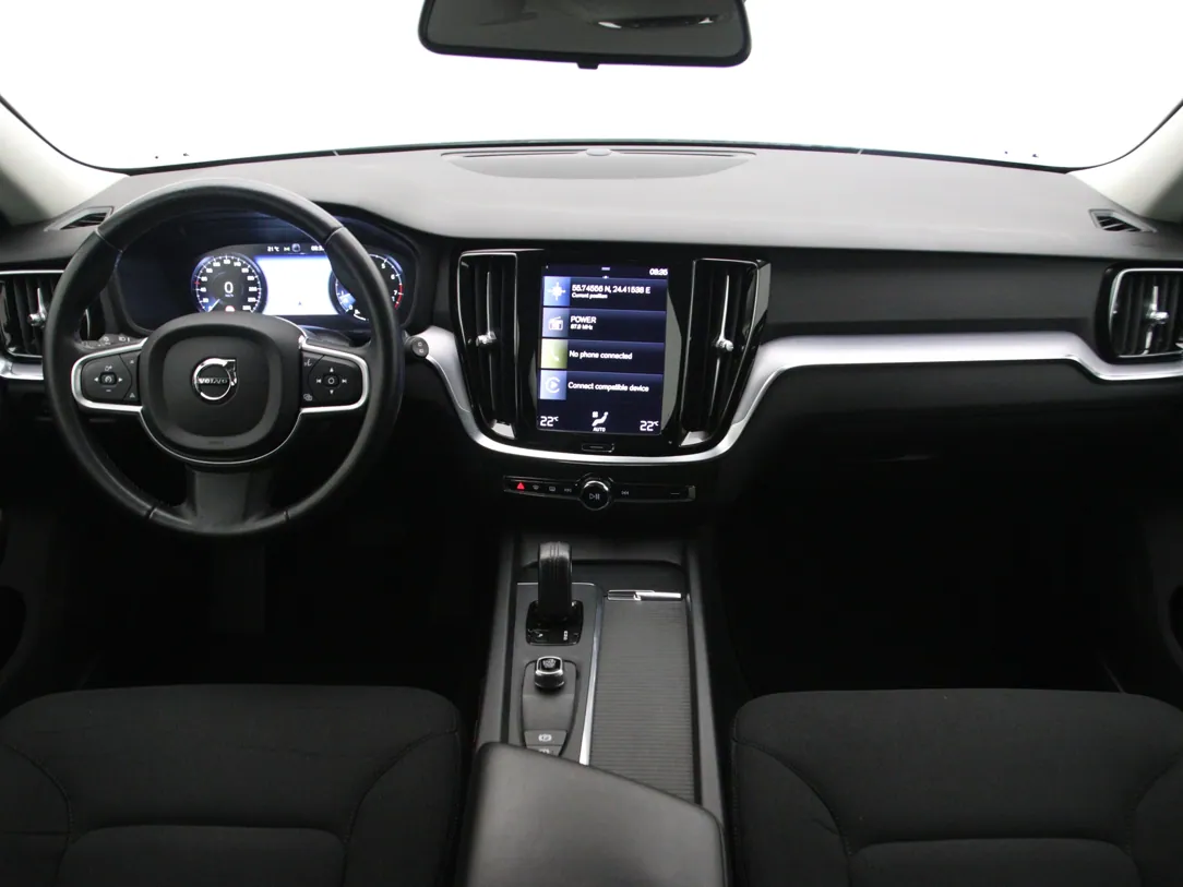 VOLVO V60 MHEV Momentum Advantage