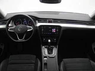 VOLKSWAGEN PASSAT B8 Elegance Business