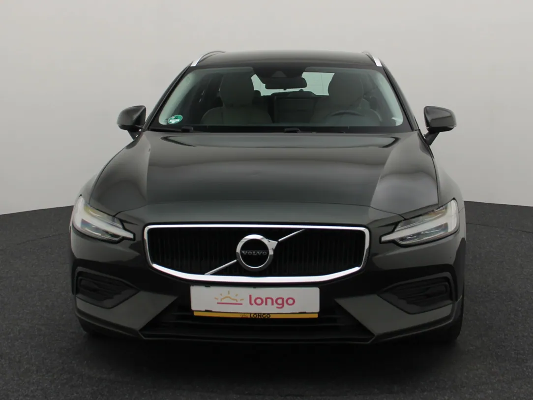 VOLVO V60 Momentum
