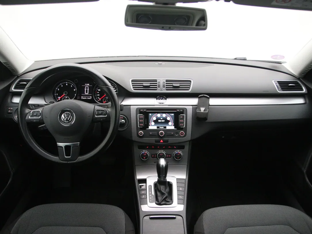VOLKSWAGEN PASSAT B7 R-Line Executive Edition
