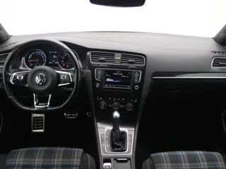 2016 VOLKSWAGEN GOLF 7 GTE Connected Series
