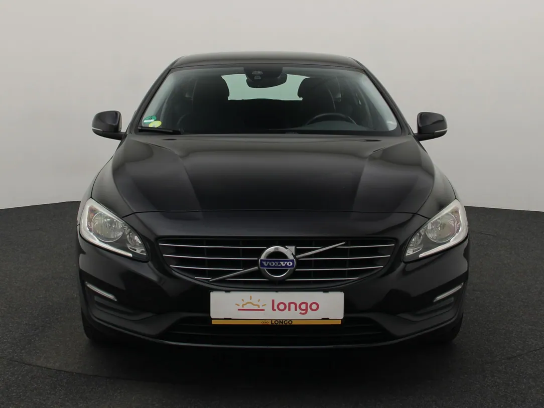 VOLVO V60 Momentum