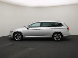 VOLKSWAGEN PASSAT B8 Highline