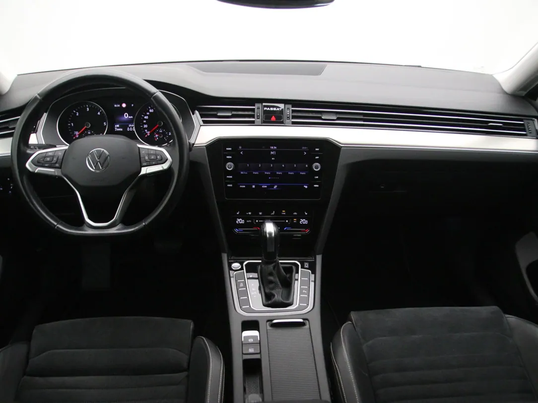 VOLKSWAGEN PASSAT B8 Elegance Business