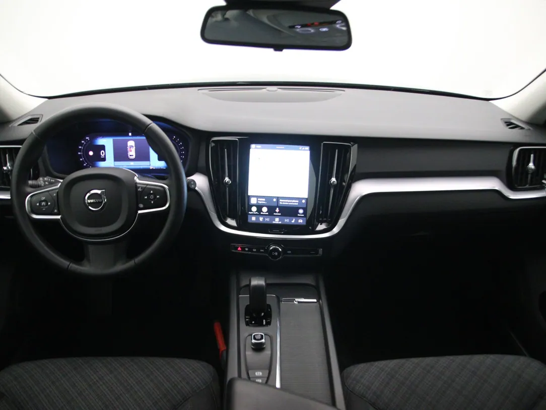 VOLVO V60 Essential Edition