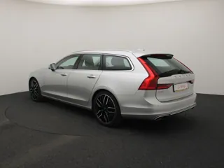 VOLVO V90 Momentum
