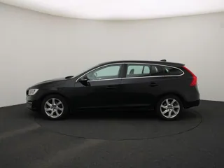 VOLVO V60 Momentum