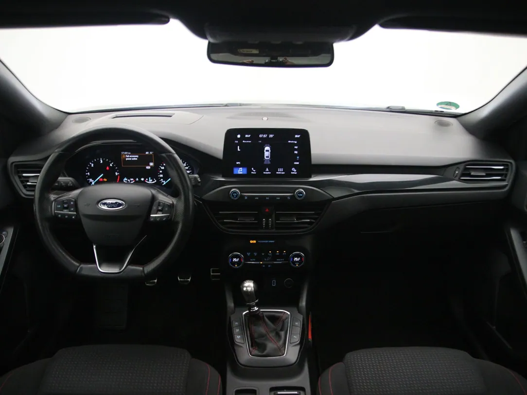 FORD FOCUS ST Line Business