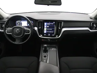 VOLVO V60 MHEV Momentum Advantage