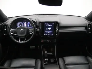 VOLVO XC40 R-Design