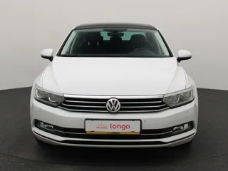 VOLKSWAGEN PASSAT B8 Connected Series