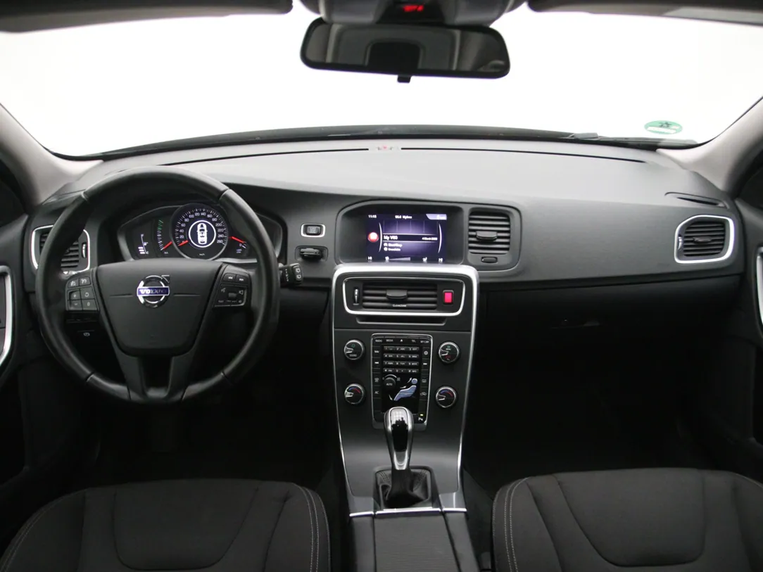 VOLVO V60 Polar
