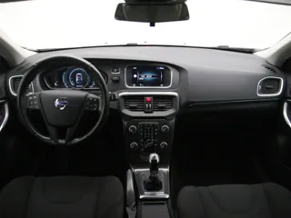 VOLVO V40 Base Business