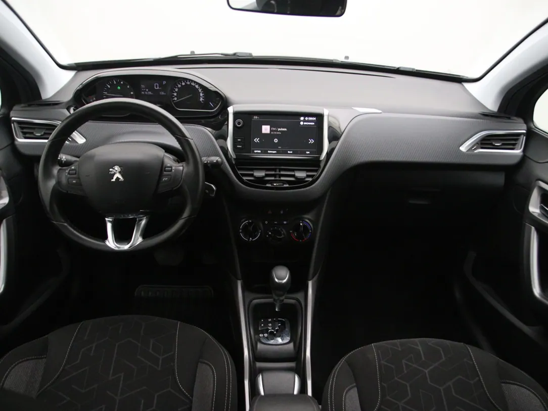 PEUGEOT 2008 Lion