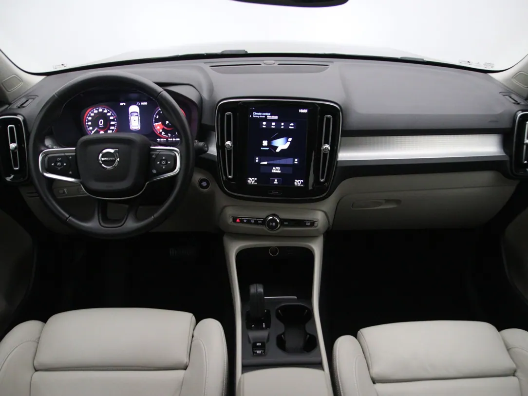 VOLVO XC40 Business Pro