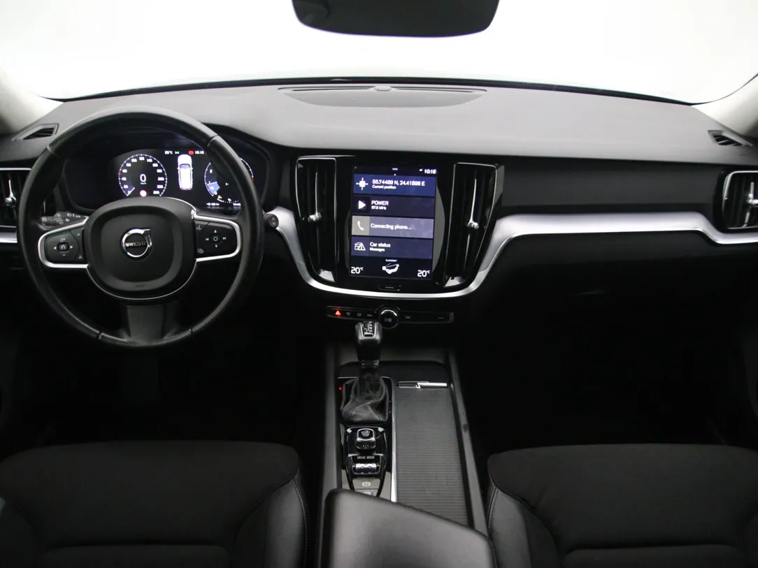 VOLVO V60 Momentum Pro