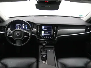 VOLVO V90 Momentum