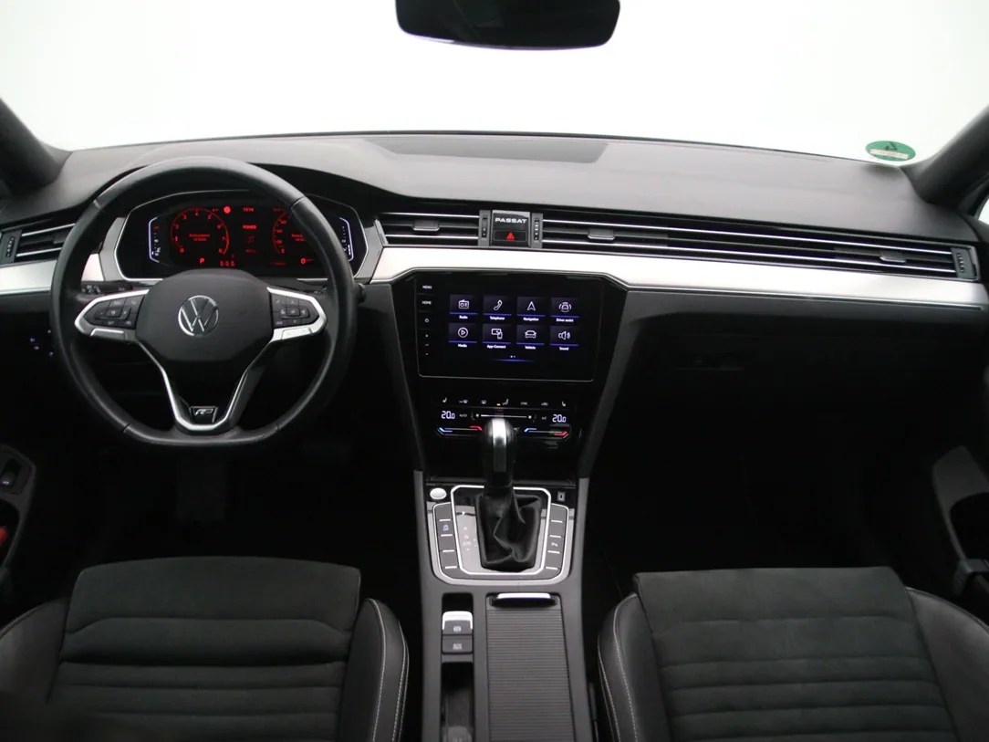VOLKSWAGEN PASSAT B8 R-Line Business +