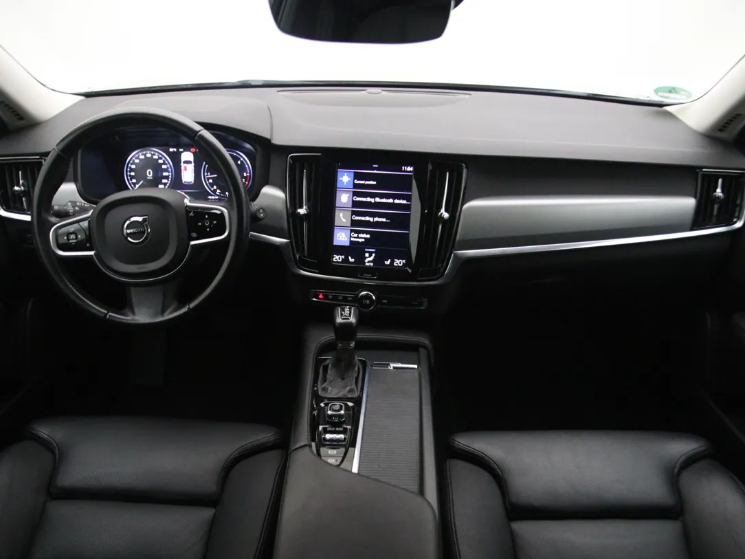 VOLVO V90 Momentum