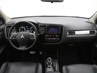 MITSUBISHI OUTLANDER Limited Edition X-Line