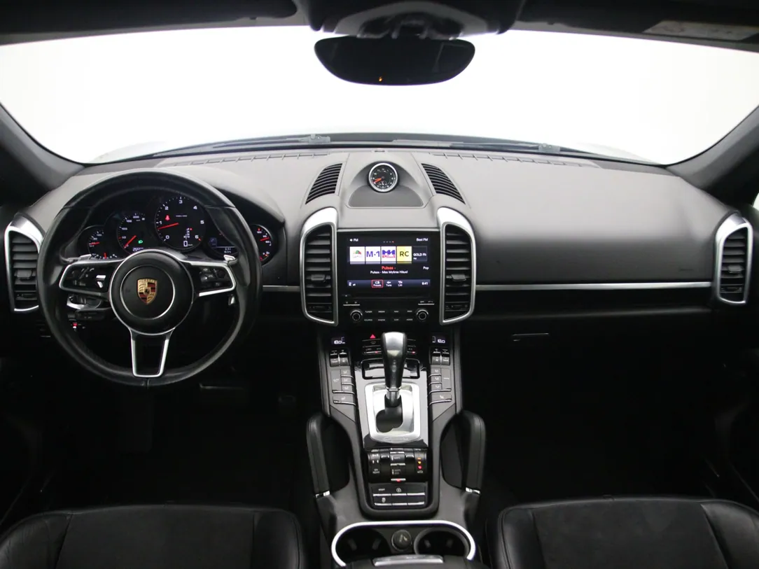 PORSCHE CAYENNE Platinum Edition