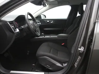 VOLVO V60 MHEV Momentum