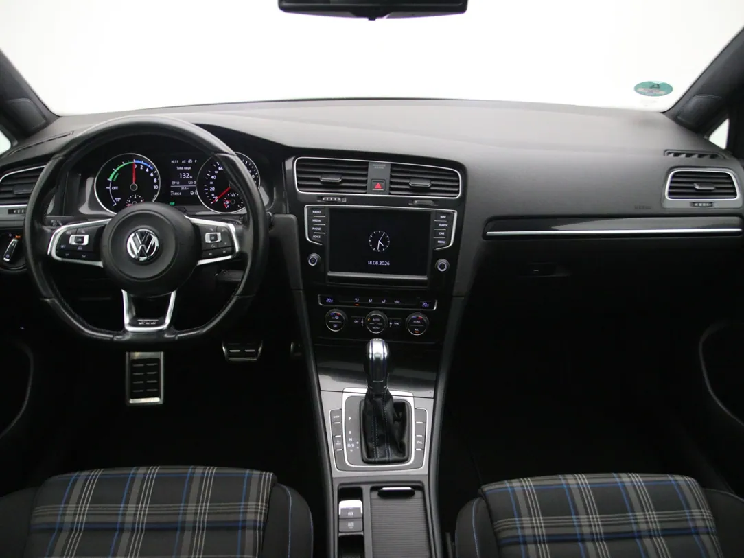 VOLKSWAGEN GOLF 7 GTE