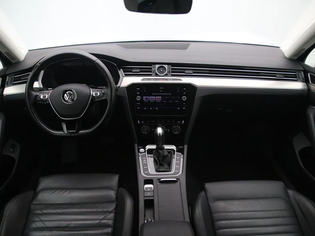 VOLKSWAGEN PASSAT B8 Highline
